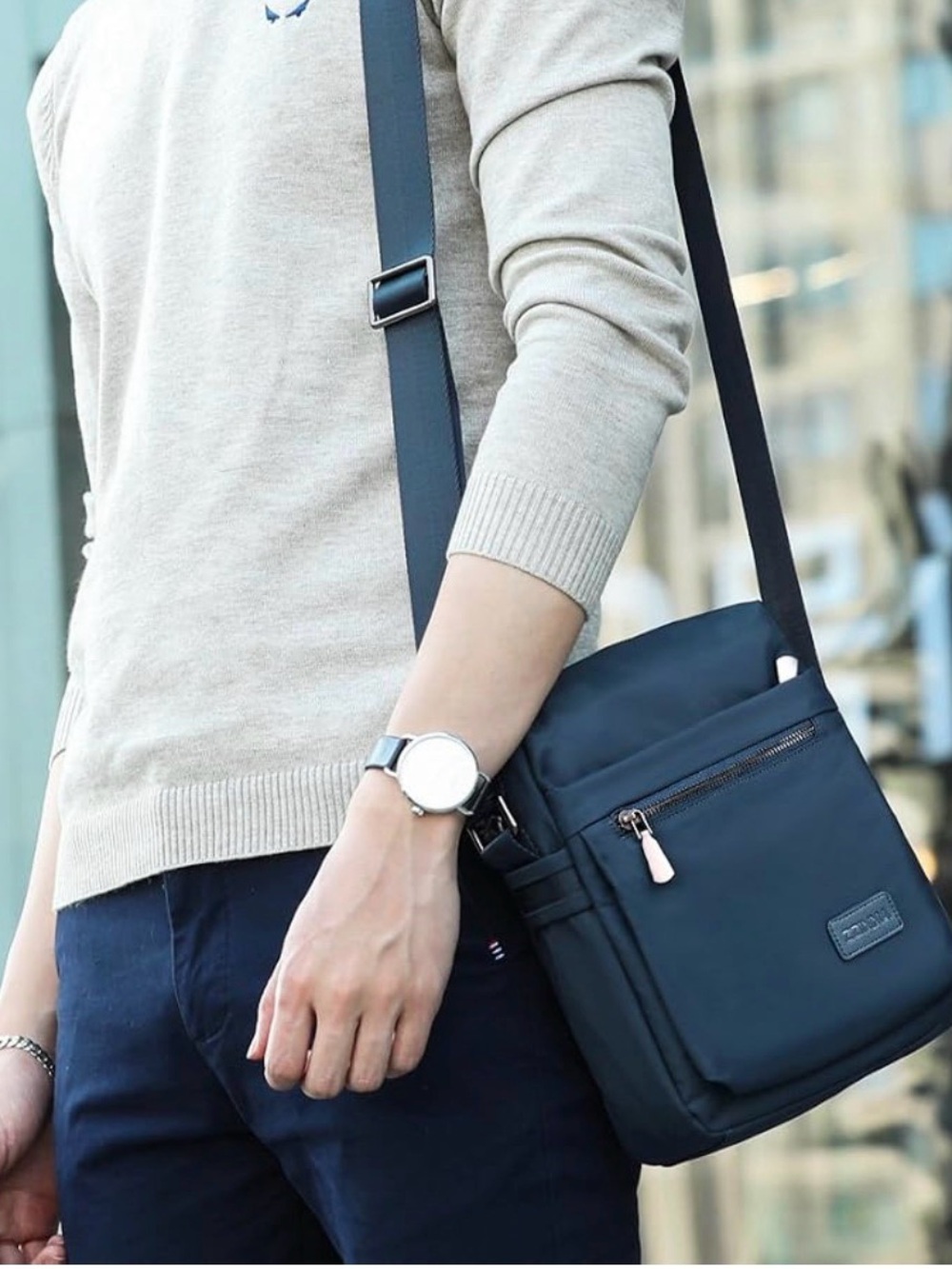 DUCHAMP London Men's Navy Crossbody Messenger Bag with Front Zip Pocket